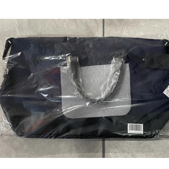 Johnnie Walker Whisky Blue Label Duffle Bag NEW. Condition is New. - Picture 8 of 10